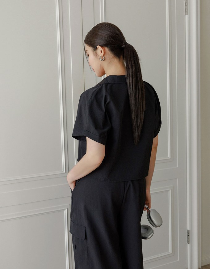 Soft Crinkle Fabric Cropped Shirt with Front Flap Pockets