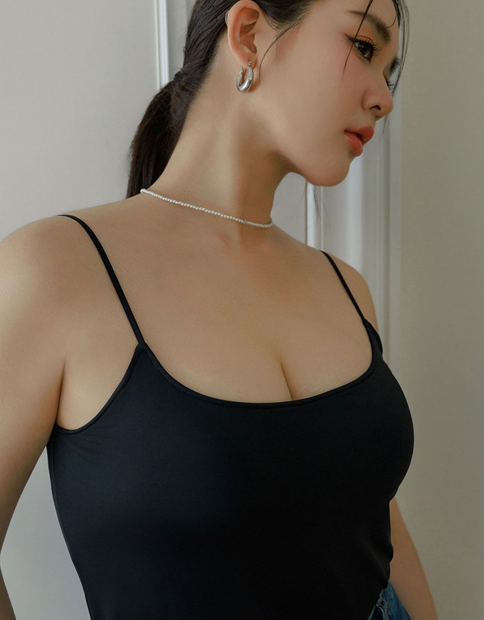 涼感極致爆乳極細肩BRATOP