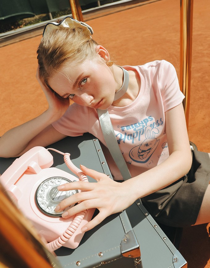 【Lyra & Toby】Printed Lyra Short Sleeve Graphic Cropped Tee