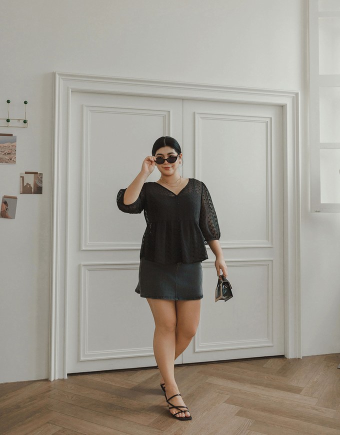 V Neck Sheer Embroidered Peplum Blouse and Basic Camisole Top Set Wear