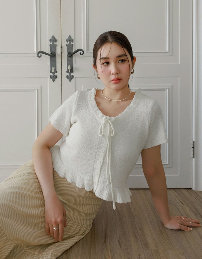 Ruffled Neckline Short Sleeve Knit Vest Top with Button Trim