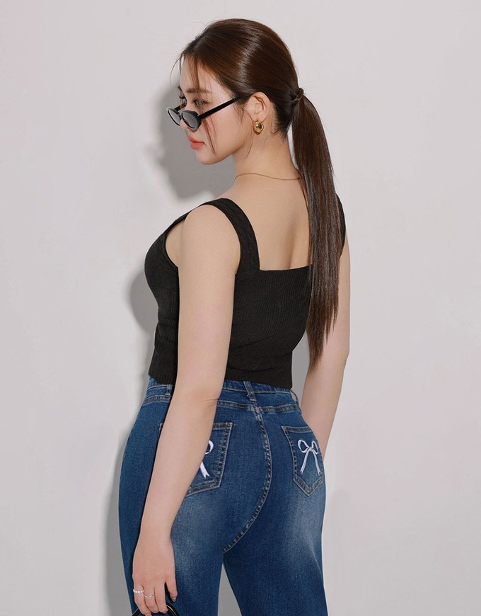 Twist Front Knit Crop Tank Top with Heart Pattern Hem Detail