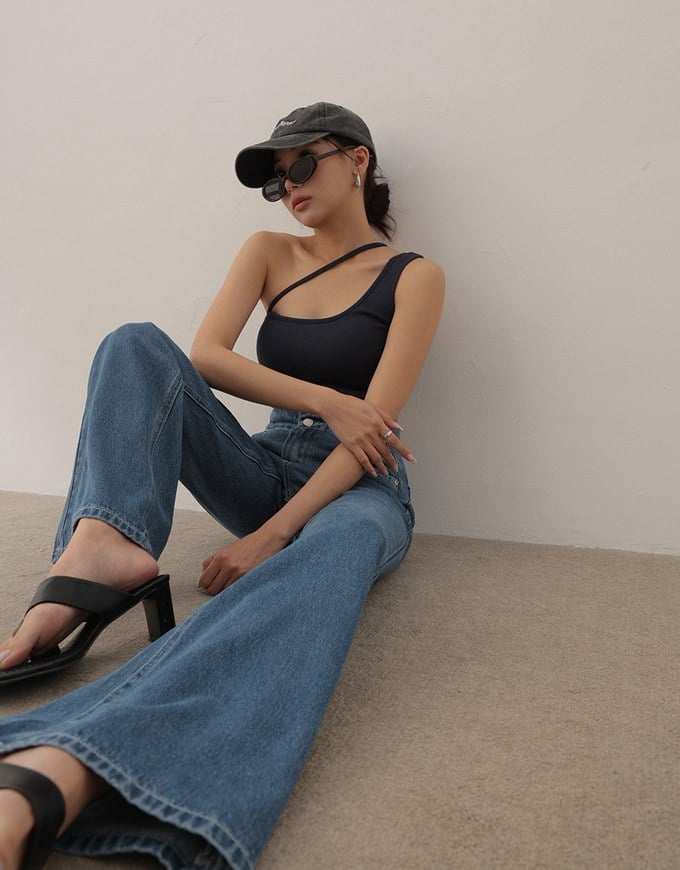 Asymmetrical Neckline One Shoulder Ribbed Knit Padded Crop Top