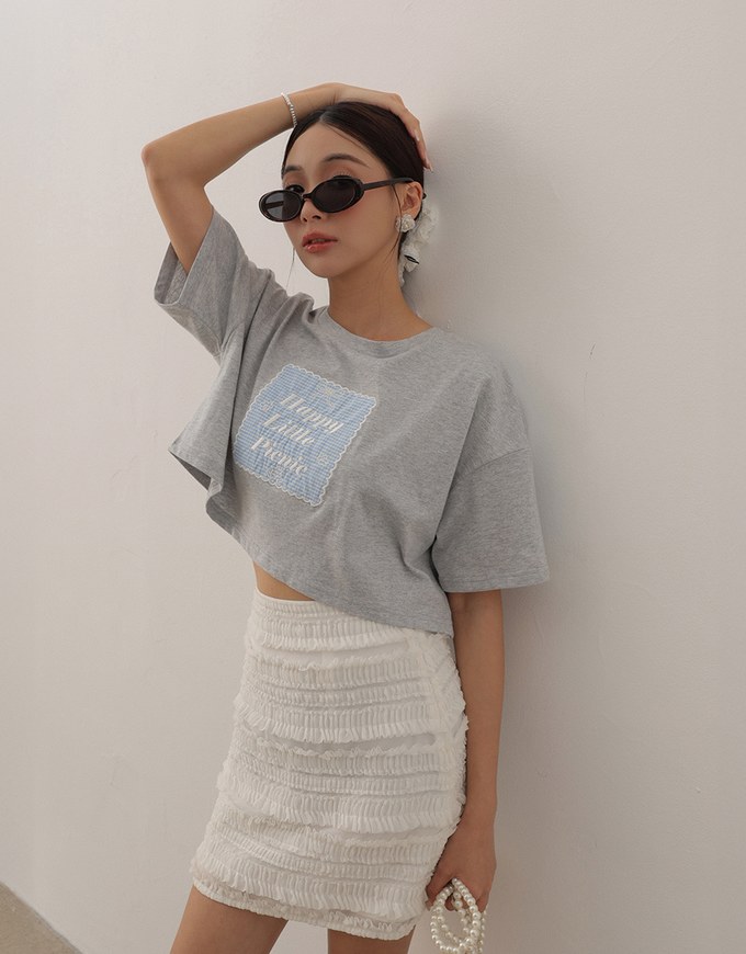 Cropped Cotton Short Sleeve Top with Gingham Embroidery Patch Design