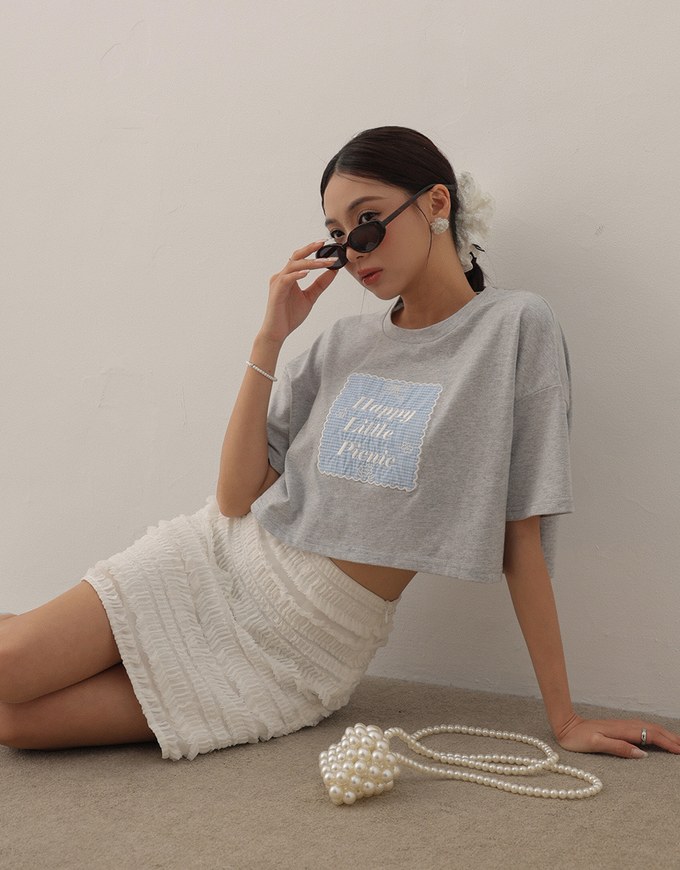 Cropped Cotton Short Sleeve Top with Gingham Embroidery Patch Design