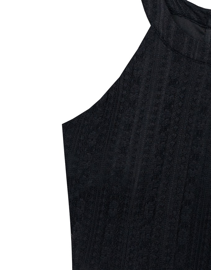 Lace Textured Halter Neck Sleeveless Padded Top