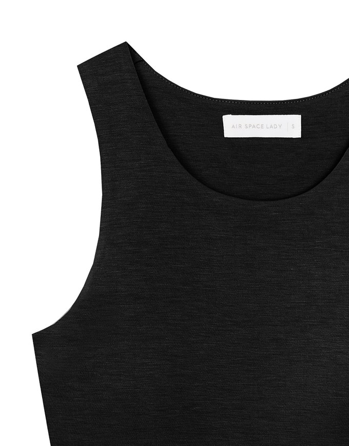 AIRY HOURGLASS Round Neck Textured Ribbed Crop Padded Tank Top