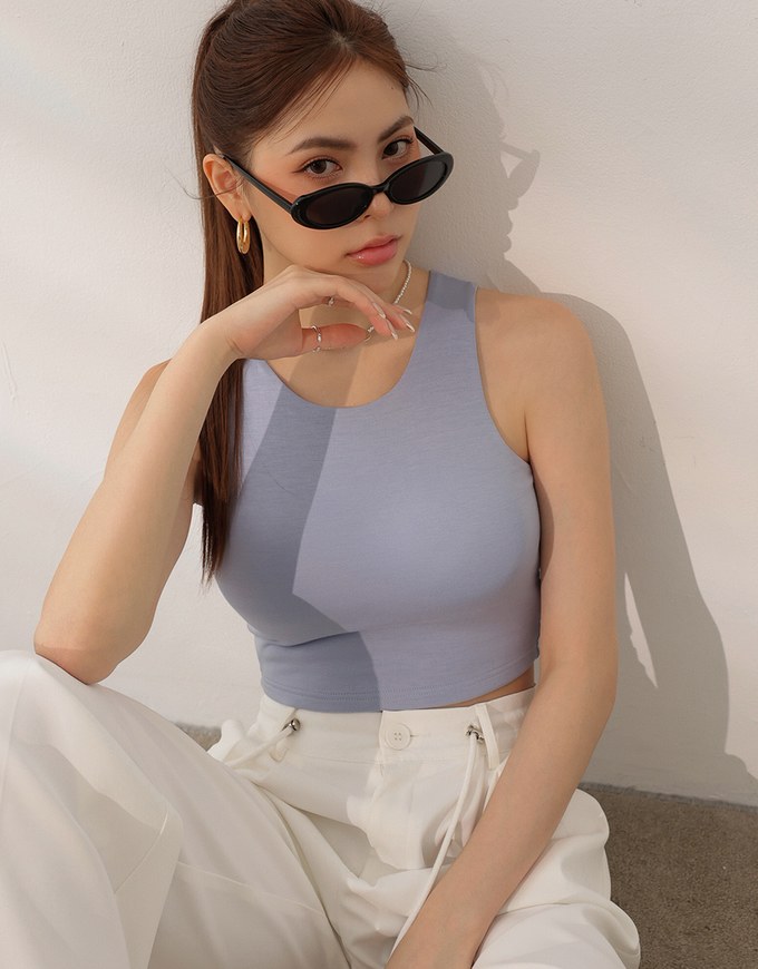 AIRY HOURGLASS Round Neck Textured Ribbed Crop Padded Tank Top
