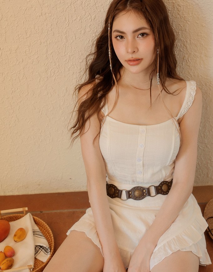 Lace Trim Strap Pintuck Texture Button Front Camisole Top