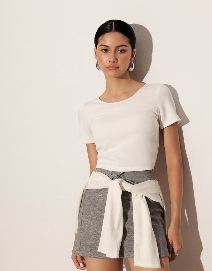 Deep V Back Solid Slim Fit Padded Cropped Tee