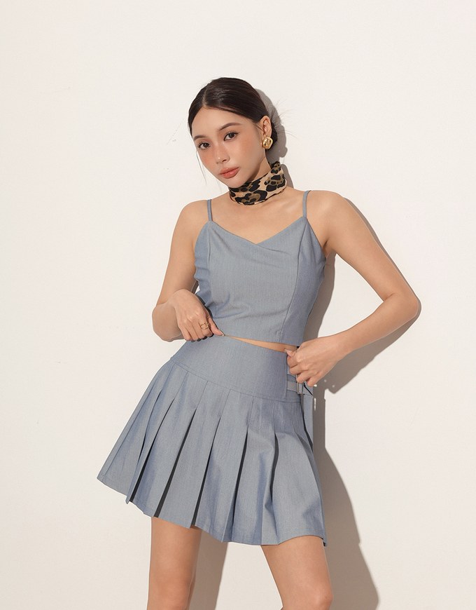 V Neck Fitted Cropped Padded Camisole Top with Back Zip Closure