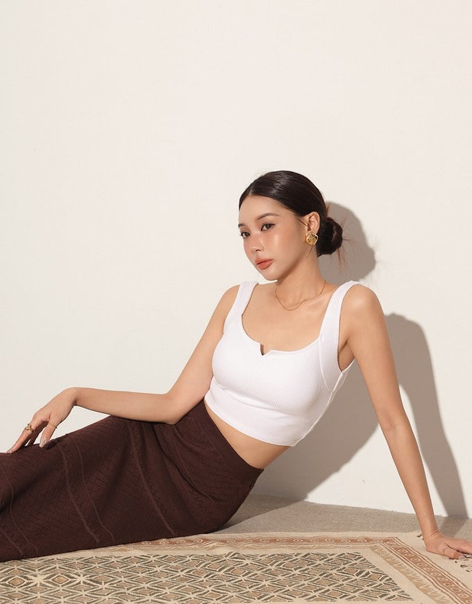 Front V Notch Ribbed Knit Wide Strap Cropped Bra Top