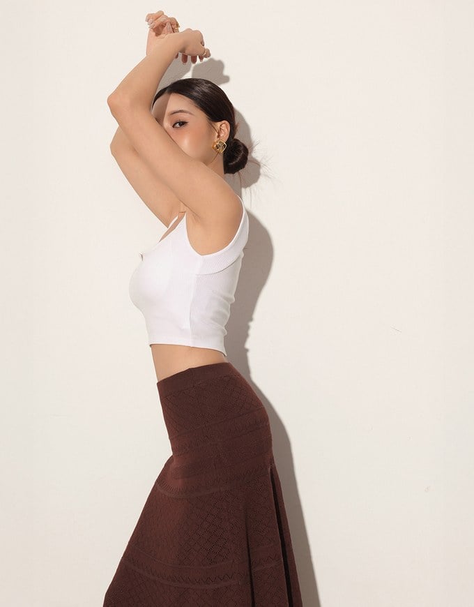Front V Notch Ribbed Knit Wide Strap Cropped Bra Top