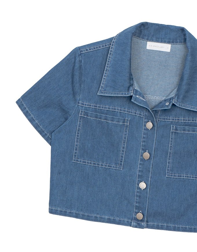 Casual Collared Cropped Jeans Denim Shirt Jacket with Front Flap Pockets