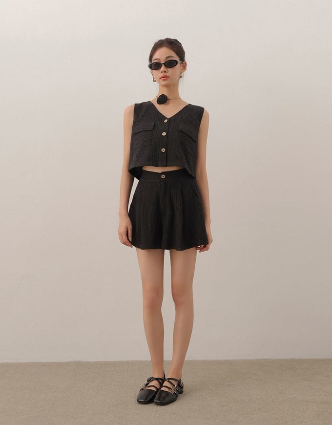 Lace Crochet Inspired Knit Pleated Short