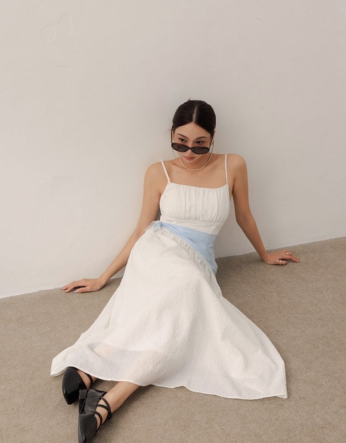 Embossed Texture Cinched Waist Padded Flowy Maxi Dress