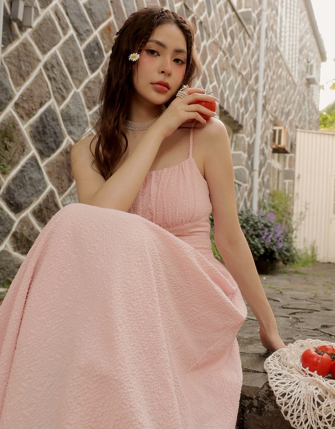 Embossed Texture Cinched Waist Padded Flowy Maxi Dress