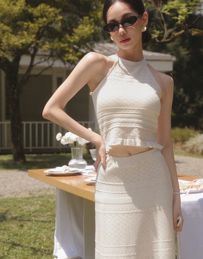 Argyle Textured Knit Halter Neck Cropped Top with Frill Hem Detail