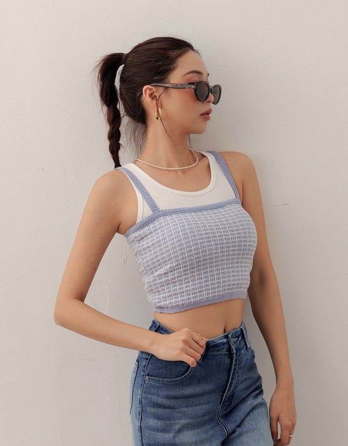 Checkered Texture Adjustable Strap Ribbed Knit Padded Crop Top