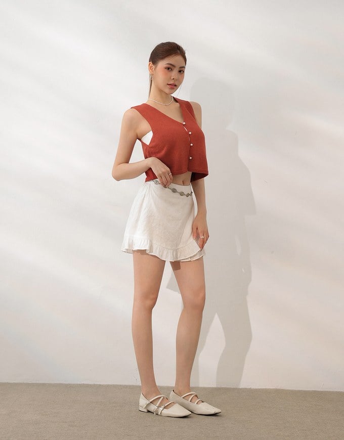 Pearl Button Front Open Knit Sleeveless Vest Top