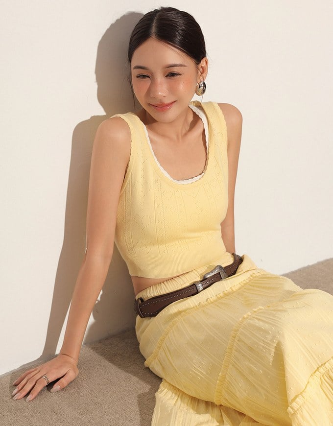Heart Patterned Stitch Cropped Sleeveless Knit Vest Top