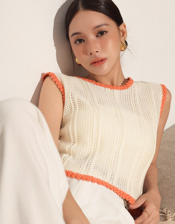 Contrast Crochet Trim Sleeveless Knit Tank Top