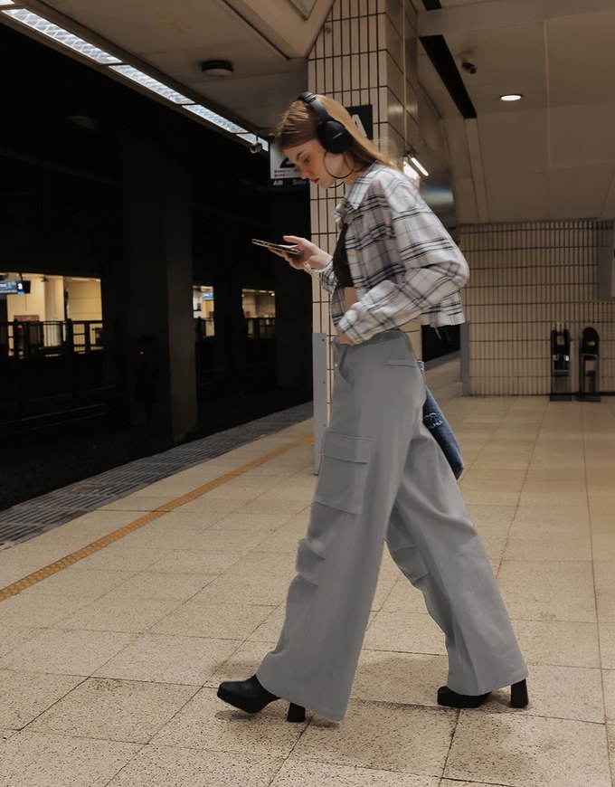 Drawstring Waist Wide Leg Cargo Pants with Pockets