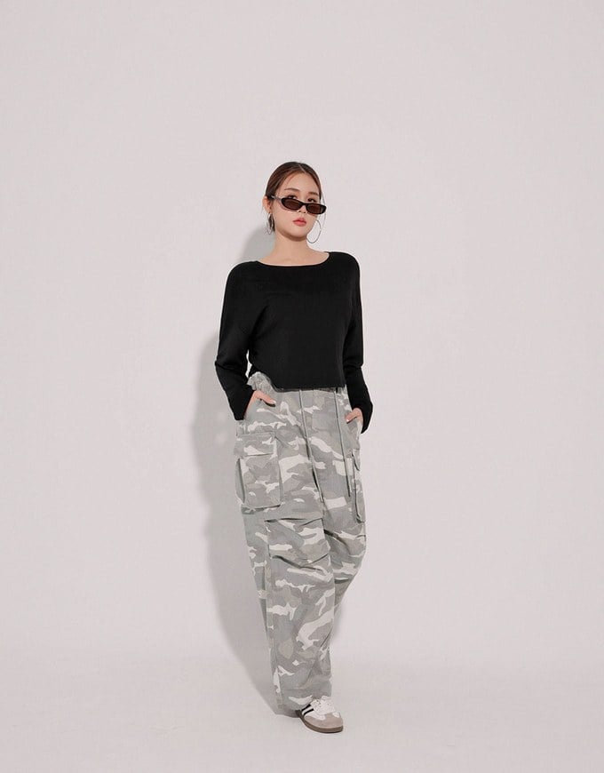 Basic Crew Neck Knit Fitted Long Sleeve Crop Top