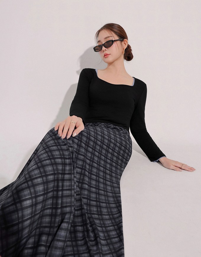 Classic Square Neck Stretch Long Sleeve Crop Top