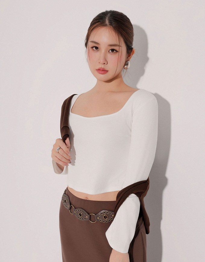 Classic Square Neck Stretch Long Sleeve Crop Top