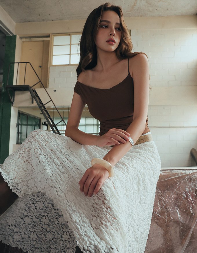 Lace Asymmetrical Hem High Waist Maxi Skirt