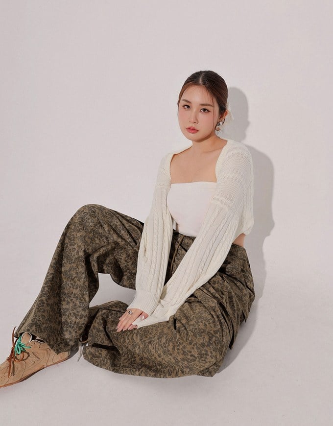 Drawstring Waist Wide Leg Cargo Pants (Camo Print/Leopard Print)