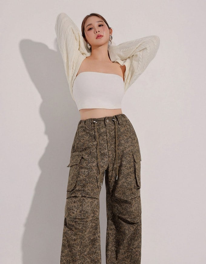 Drawstring Waist Wide Leg Cargo Pants (Camo Print/Leopard Print)