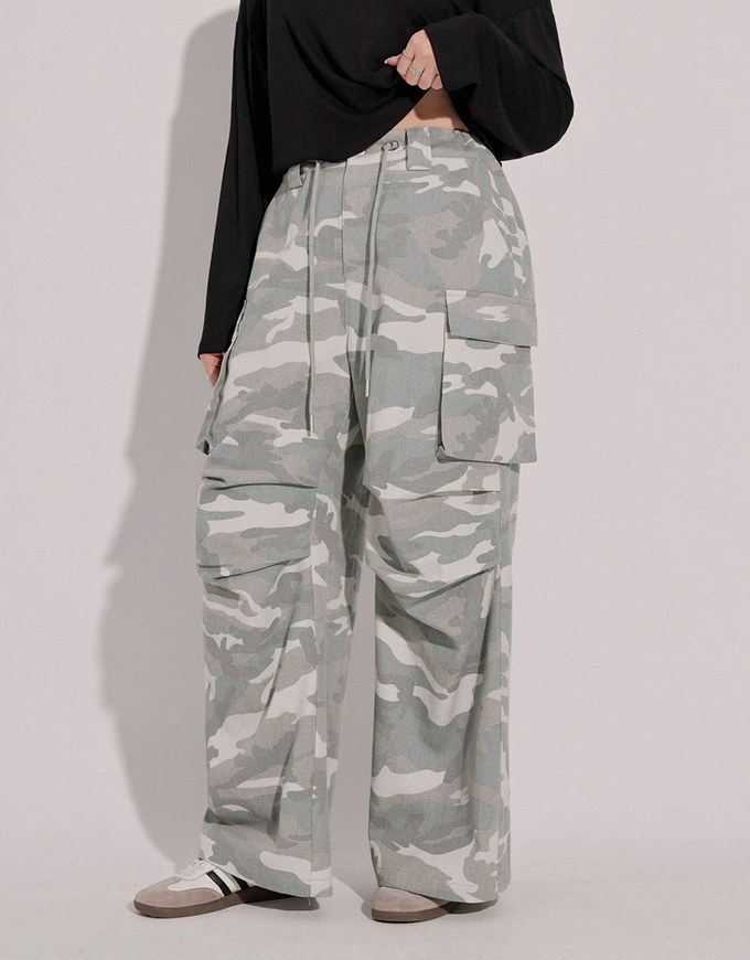Drawstring Waist Wide Leg Cargo Pants (Camo Print/Leopard Print)