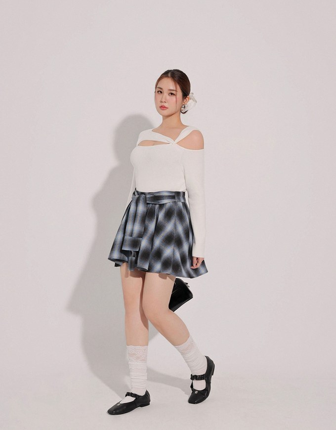 Asymmetrical Cut Out Ribbed Knit Long Sleeve Top