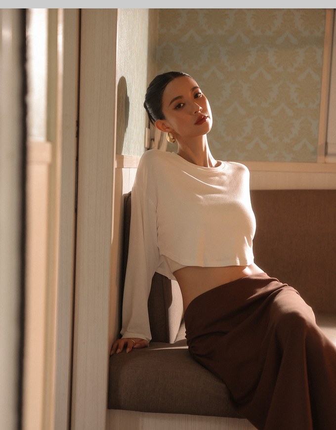 Basic Crew Neck Knit Fitted Long Sleeve Crop Top
