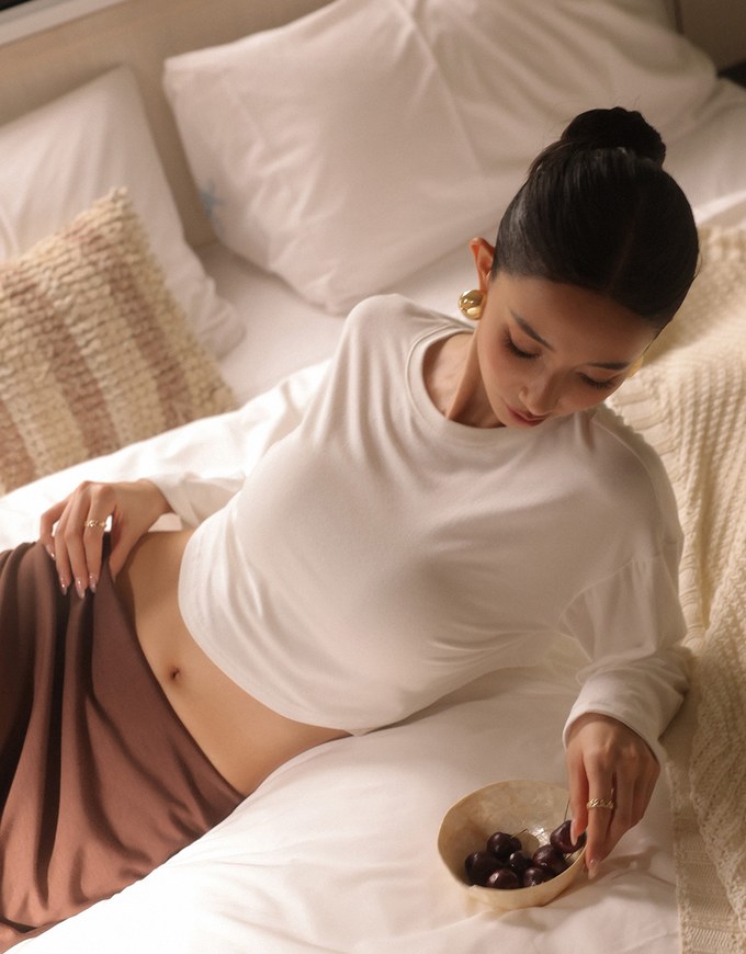 Basic Crew Neck Knit Fitted Long Sleeve Crop Top