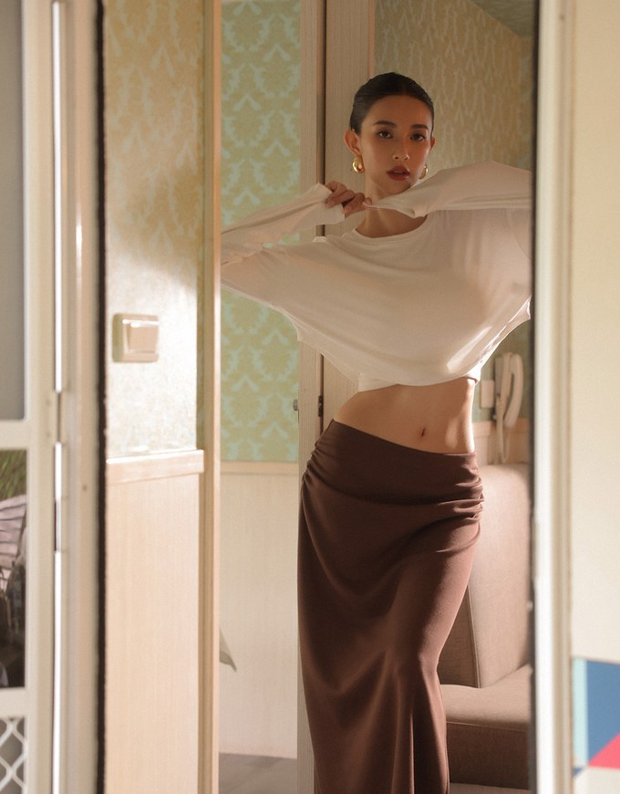 Basic Crew Neck Knit Fitted Long Sleeve Crop Top