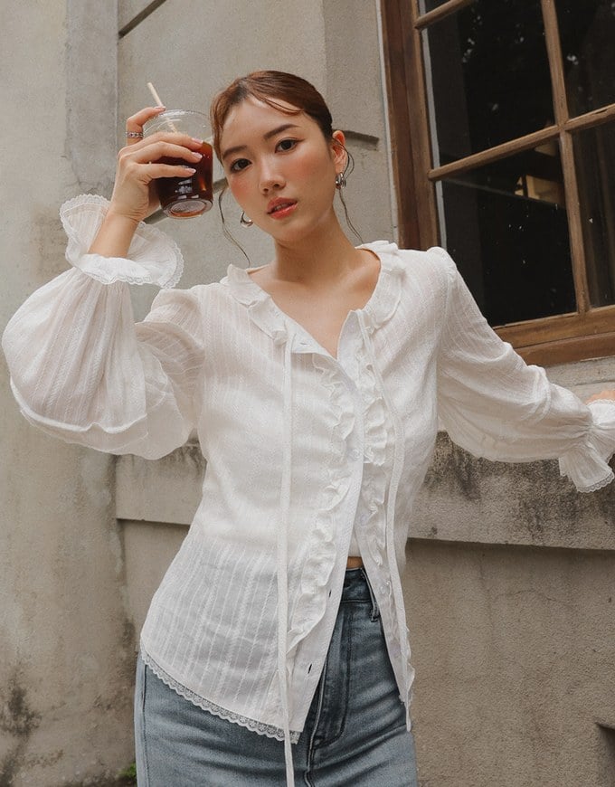 【Ling Cheng Design】Lace Trim Puff Sleeve Button Front Shirt Blouse