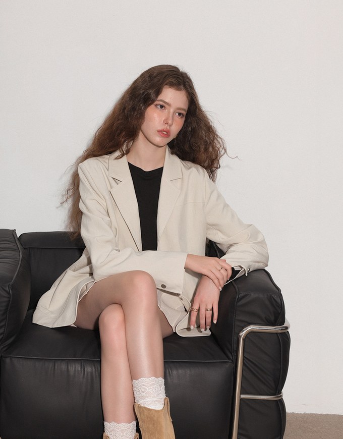 Oversized Lapel Blazer with Patch Pockets Detail