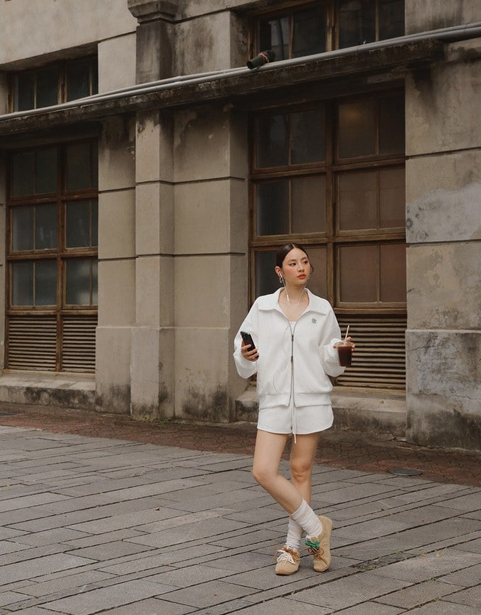【Ling Cheng Design】Comfy Daily Drawstring Elastic Waist Shorts with Pockets