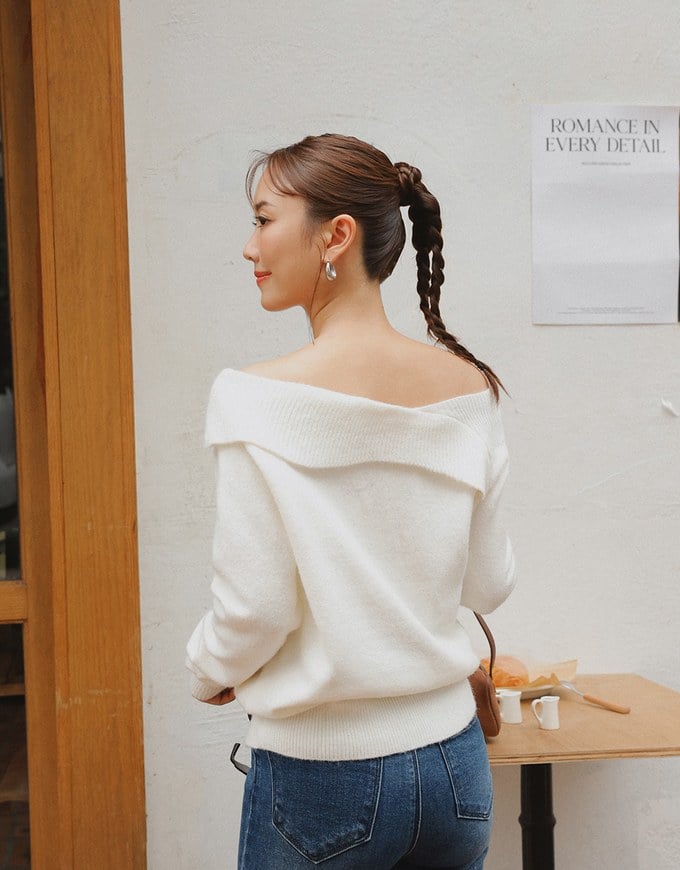 【Ling Cheng Design】Off Shoulder Folded Knit Sweater with Soft Ribbed Texture