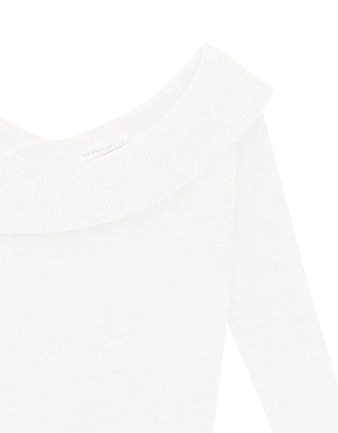 【Ling Cheng Design】Off Shoulder Folded Knit Sweater with Soft Ribbed Texture