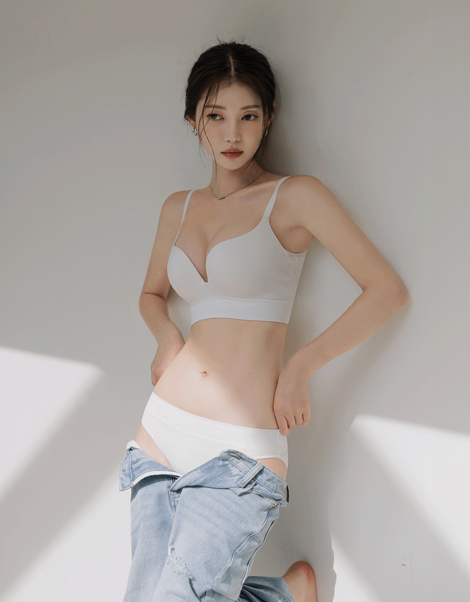 DOUBLE PUSH深V低脊心無鋼圈內衣