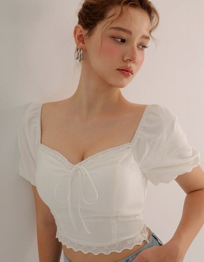 2 Way Sweetheart Puff Sleeve Lace Trim Padded Crop Top