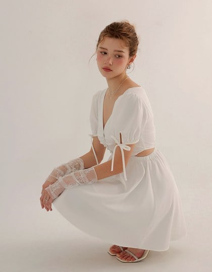 Buttoned V Neck flare Mini Dress with Cut Out Waist and Puff Sleeves Detail