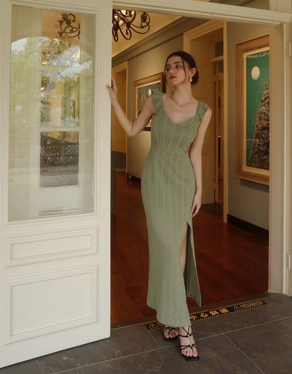 Ruffle Strap Flowy Lace Padded Maxi Dress with Side Slit Design