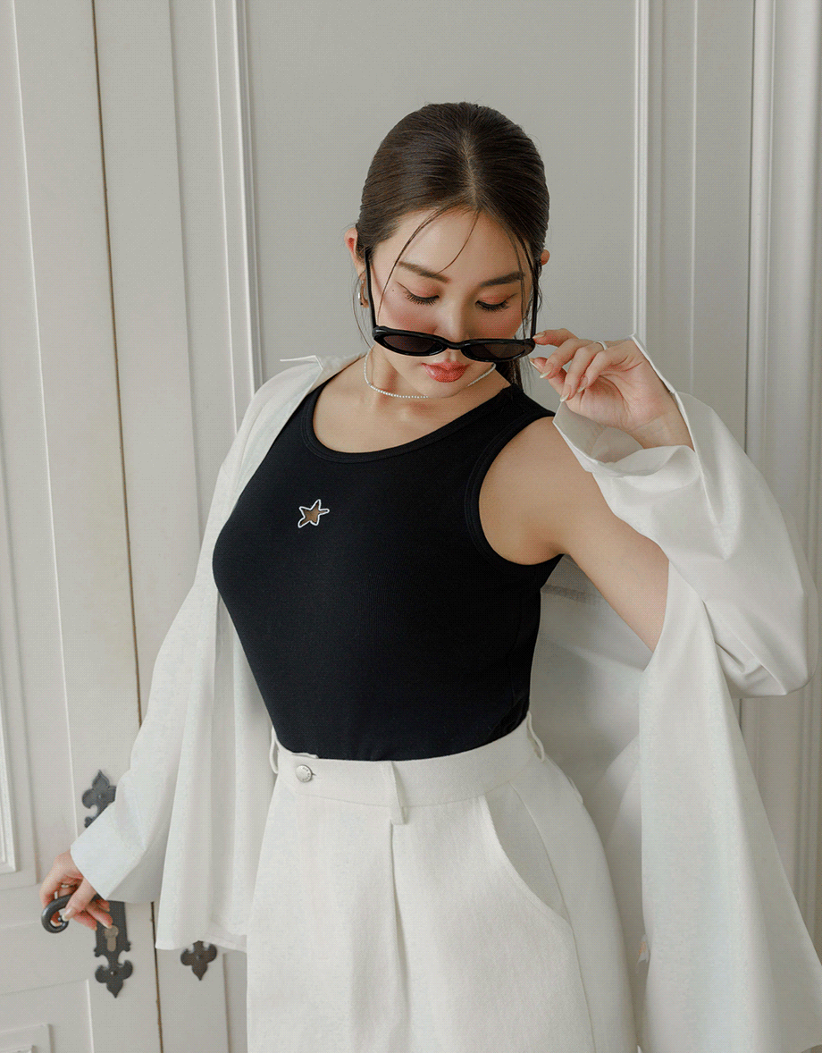 Star Shape Cut Out Ribbed Cropped Tank Top
