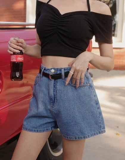 High Waist Washed Jeans Denim Shorts with Pocket Details