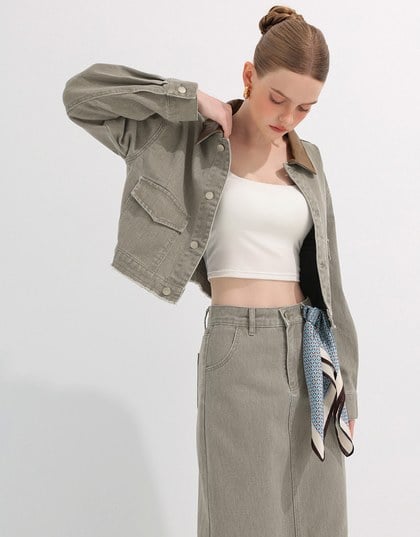 Raw Hem Crop Jeans Denim Jacket with Contrast Collar